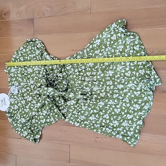 NWT Princess Polly Ragnar Tie Front Cut Out Romper Green Floral 6 - Picture 10 of 11